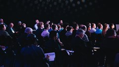 Photo by Headway on .