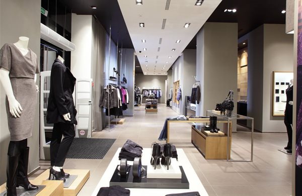 Big brick-and-mortar retail needs to up its online game to survive