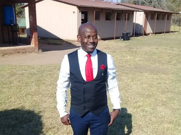 Hebert Gumbi outside his classroom in Vryheid in KZN.