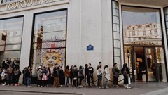 How the decline in Chinese tourists around the world has hit the luxury sector