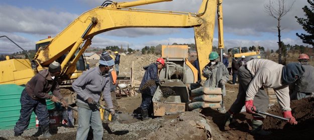Construction of Maseru Maqalika Water Intake System in Lesotho. Image ©<p>World Bank/John Hogg