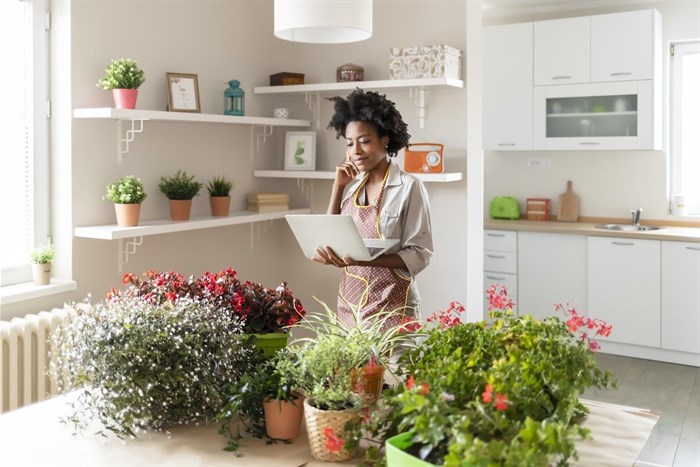 4 things to consider before you start your side hustle