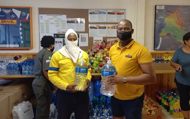 Checkers supports firefighters with water, energy drinks