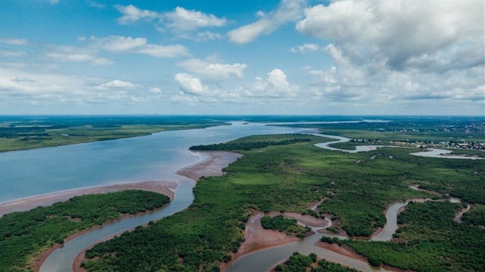 Source: Photo by Kelly Lacy from