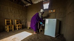 Electricity is vital for improving the quality of life of many in rural sub-Saharan Africa.
Source: USAID_images/Flickr