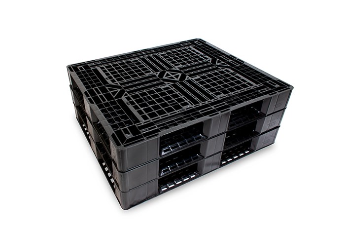 Choosing the right pallets for your business: should you use plastic pallets or wood pallets?