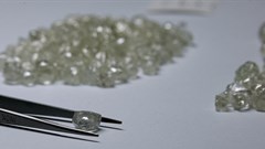 De Beers extends Botswana sales deal as it negotiates new contract