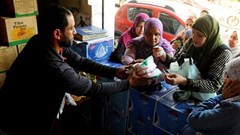 Egyptians gather to buy subsidised sugar in Cairo, Egypt, 1 December 2019. Reuters/Shokry Hussien