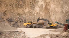 Source: © Piotr Arnoldes