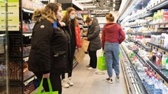 Choose and no queues. Source: Alamy Stock Photo/xiu bao