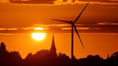 Clean energy transition must be fast and fair, IPCC scientists say