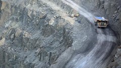 De Beers signs contracts with Angola for diamond licences