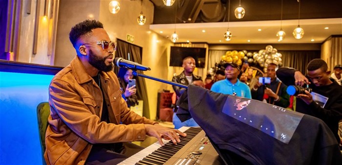 Actor Nay Maps debuts his new single 'I'll Be There'