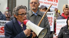 First Nations Collective leader Zenzile Khoisan addressing about 200 demonstrators supporting the River Club development outside the High Court on 12 July. Photos: Steve Kretzmann / GroundUp