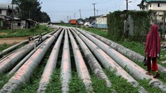 Nigerian oil workers threaten to strike if government doesn't stem theft