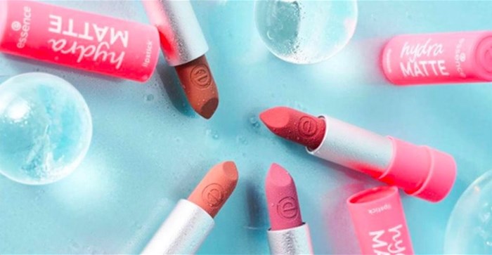 FundiConnect helps essence celebrate 20 years with a giveaway for students