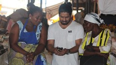 Source: Supplied. On-ground app demonstrations by the Yabx onboarding team educating the new-to-credit segments on how to apply for credits and loans through the platform.