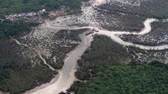 An overview of the Niger delta where signs of oil spills can be seen in the water in Port Harcourt, Nigeria, 1 August 2018. Reuters/Ron Bousso/File Photo