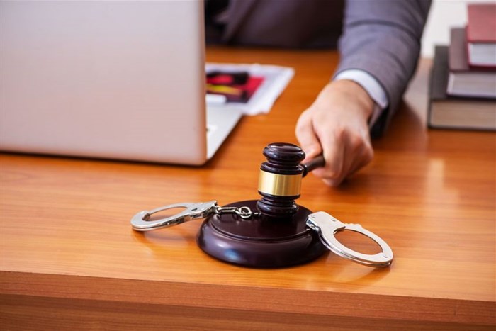 Image source: elnur –