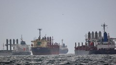 Russia sets grain deal conditions, Putin suggests free grain for Africa