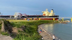 Rare shipment of US oil heads to SA Glencore refinery