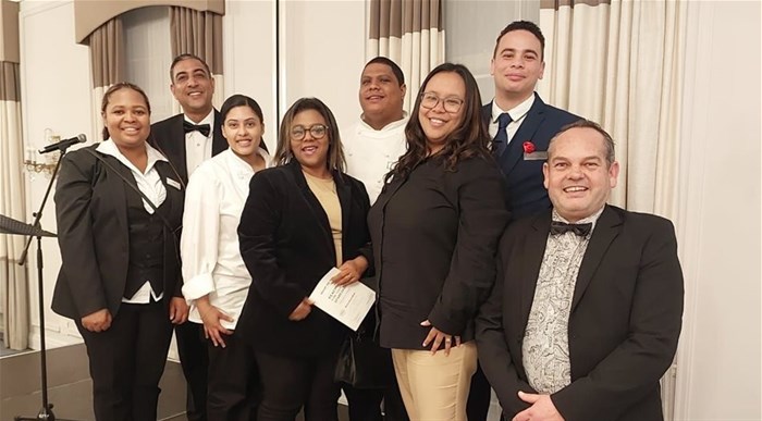 The winning team! Left back: Donvan Dalais, Lezanne Davids and Lee Peploe Left front: Neliswa Gwaza, Danielle Davenhill, Charlene Matthews, Marianna Herne and Charles Barnard