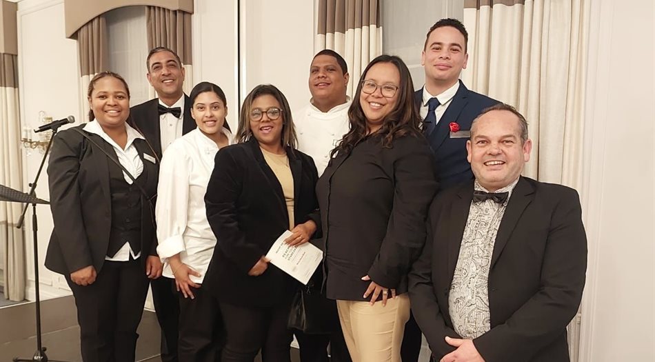The winning team! Left back: Donvan Dalais, Lezanne Davids and Lee Peploe Left front: Neliswa Gwaza, Danielle Davenhill, Charlene Matthews, Marianna Herne and Charles Barnard