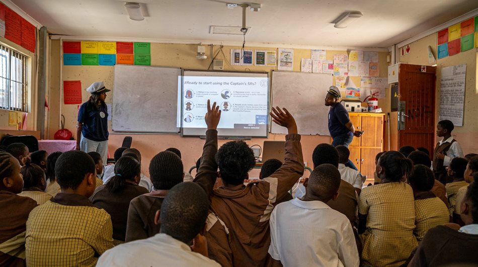 Enhancing environmental literacy: Introducing Captain Fanplastic and the Black Mermaid