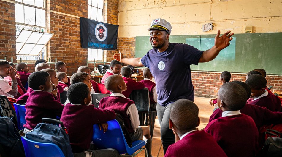 Enhancing environmental literacy: Introducing Captain Fanplastic and the Black Mermaid