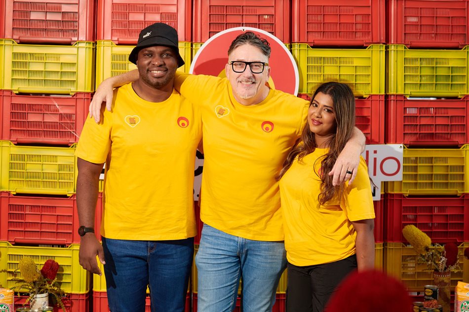 East Coast Radio&#x2019;s &#x2018;The Big Favour - Season of Sharing&#x2019; campaign raises R1.6m for KZN families