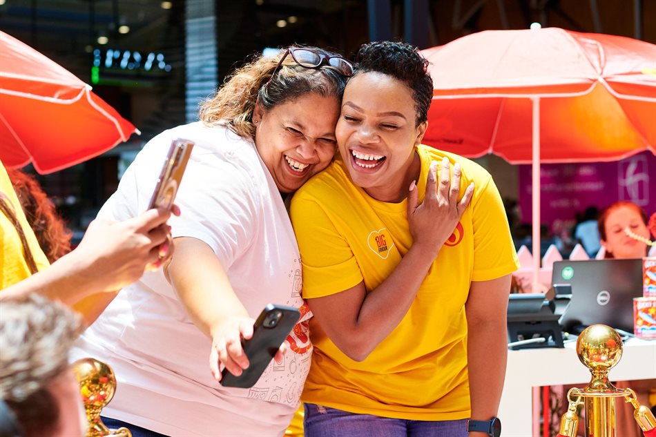 East Coast Radio&#x2019;s &#x2018;The Big Favour - Season of Sharing&#x2019; campaign raises R1.6m for KZN families