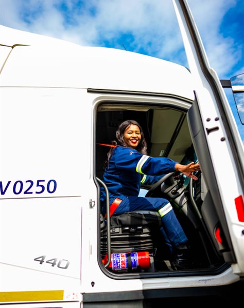 Unitrans mother of three Cynthia Thala takes home the #ThankYouTrucker award for 2023