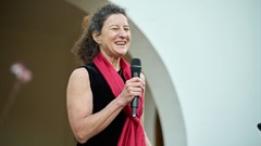 Marion Wagner addressing the crowd at Breadline's 30th anniversary.