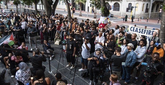 Many Cape Town journalists attended the vigil. Source: GroundUp
