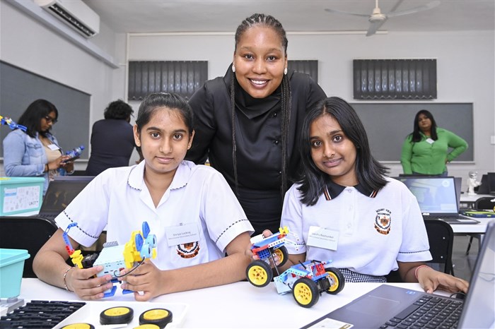 From L-R: Shriya Luckraj, Maude Modise and Saesha Rautsunker