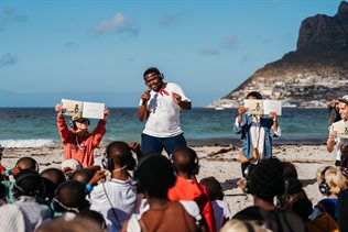 Captain Fanplastic teams up with Secret Sunrise for a unique dance cleanup for nature