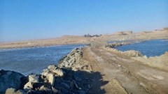 The Alexkor coffer-dam wall between two dams at high tide. Photos from a Department of Forestry, Fisheries and the Environment report titled: “Enforcement: In Loco Inspection Report – The salt/tidal flats of the Orange River Mouth Ramsar site”, published 28 January 2020.