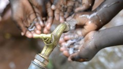 Image source: Riccardo Lennart Niels Mayer –