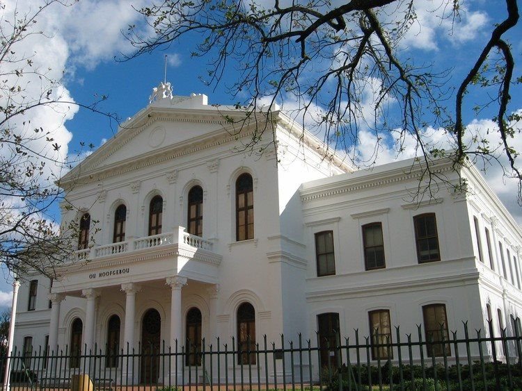 The Ou Hoofgebou (Former Main Administration building, now the Law Faculty) on Stellenbosch University campus. Photo:  user  (