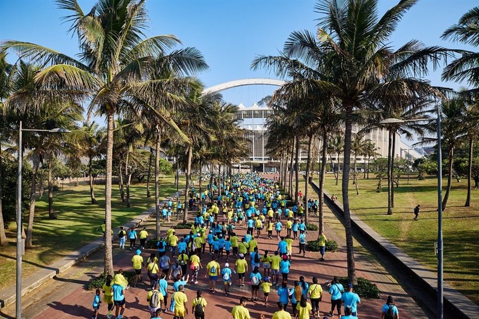 A sea of turquoise and yellow takes over KZN&#x2019;s promenade for the Suncoast East Coast Radio Big Walk