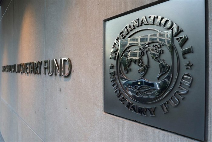 International Monetary Fund (IMF) logo is seen outside the headquarters building in Washington, US, as IMF Managing Director Christine Lagarde meets with Argentine Treasury Minister Nicolas Dujovne, 4 September 2018. Reuters/Yuri Gripas/File Photo