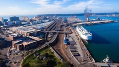 Image source: Chris Van Lennep –