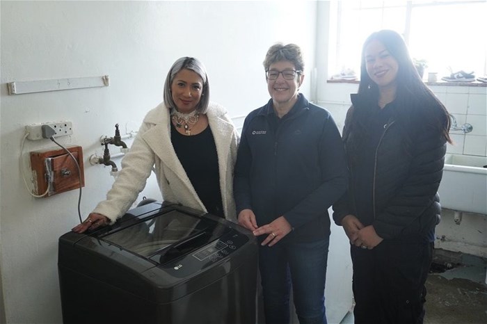 Bonita Roodt (left), Karen Simpson (centre), Zeenat Norton (right)