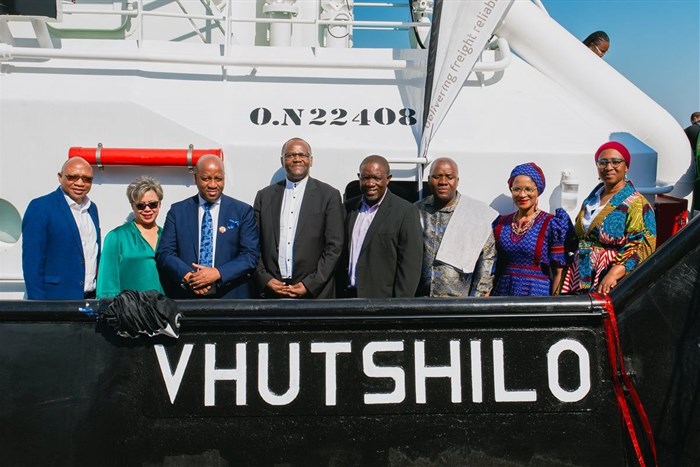 From left to right: TNPA chairperson Tshokolo Nchocho; Transnet CEO Michelle Phillips; KwaZulu-Natal Premier Arthur Thamsanqa Ntuli; Transnet chairperson Andile Sangqu; Transnet COO Lekau Letsaolo; eThekwini municipality economic development, tourism and environment affairs chairperson Thembubuhle Ntuli; TNPA acting CE Phyllis Difeto; and Damen Shipyards Cape Town director Sefale Montsi.