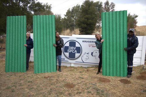 Mandy Cattanach of SPCA, Edith Leeuta, Maggie Infa