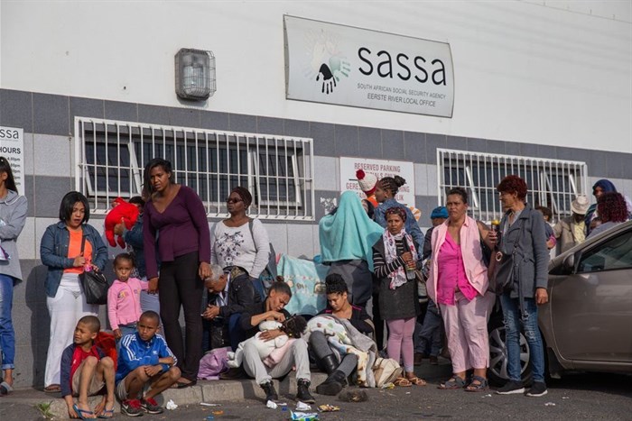Socal grant applicants queue at the Eerste River Sassa office. Archive photo: Ashraf Hendricks / GroundUp