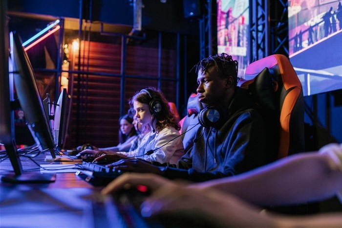 Image source: Alena Darmel from