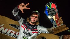 Julien Vanstippen defends King of the Whip title