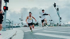 Two athletes running in the Las Vegas speed project campaign. Source: apple.com