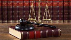 Image source: Andriy Popov –